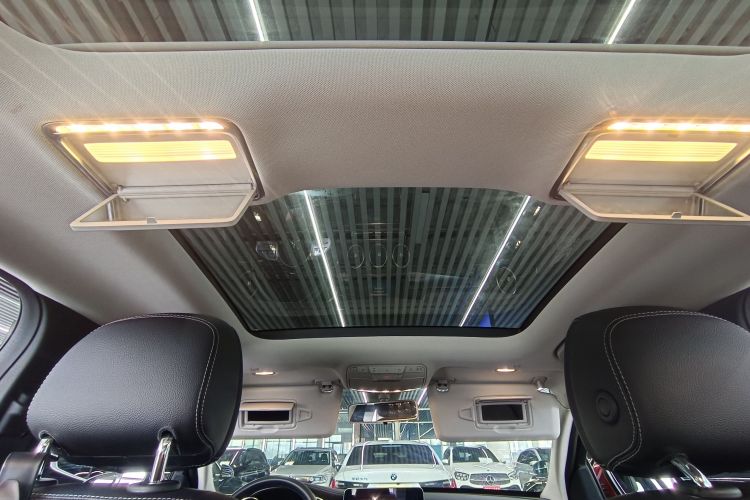 奔驰C级 2020款 C 260 L 运动版局部细节22