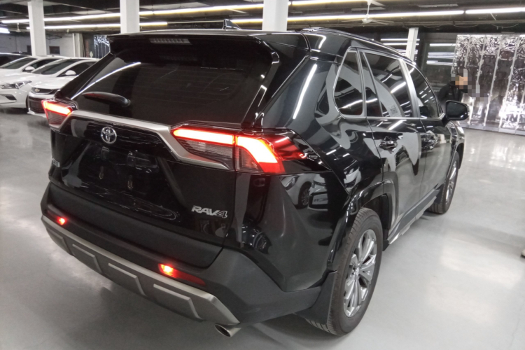 丰田 RAV4荣放 2024款 2.0L CVT两驱风尚Plus版车身外观6005