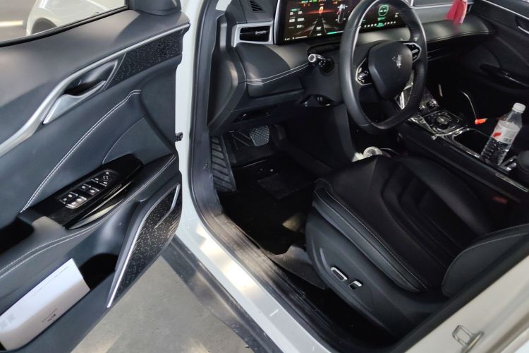 哪吒汽车 哪吒U 2021款 Pro 400 巡航版中控内饰20