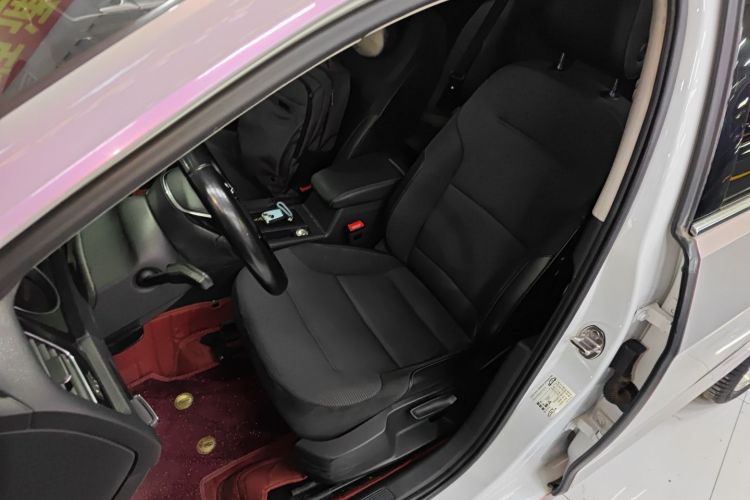大众 高尔夫 2018款 230TSI 自动舒适型中控内饰19