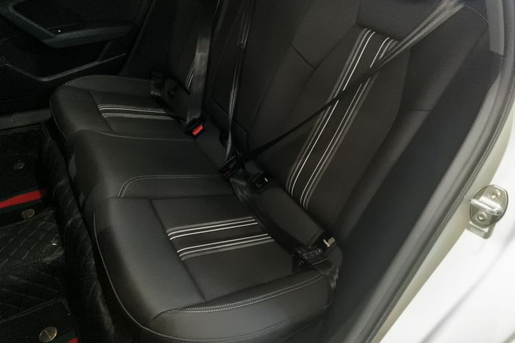 奥迪A3 2021款 A3L Limousine 35 TFSI 时尚运动型中控内饰7004