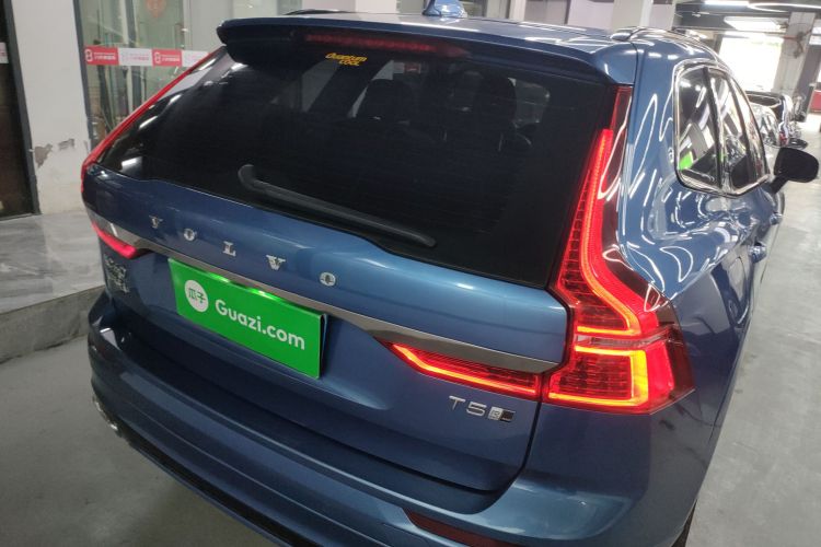 沃尔沃XC60 2020款 T5 四驱智远运动版车身外观6