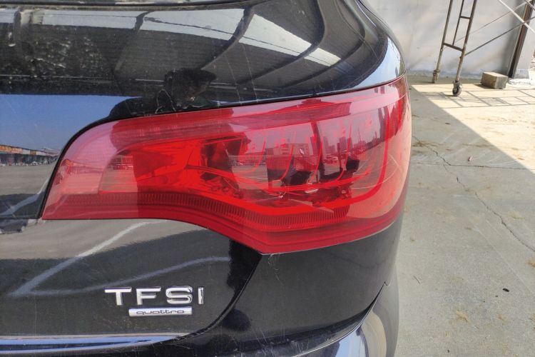 奥迪Q7 2015款 35 TFSI 进取型车身外观6006