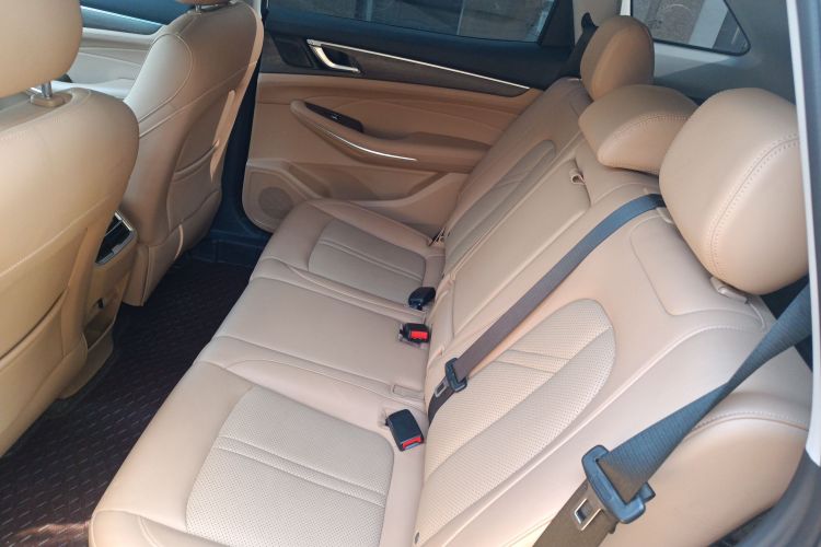 蓝电E5 2023款 1.5L DE-i 110KM旗舰型 7座中控内饰7004