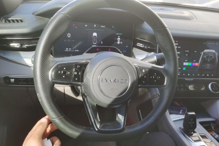 领克09 EM-P 2023款 2.0TD EM-P 远航版PM 七座局部细节13