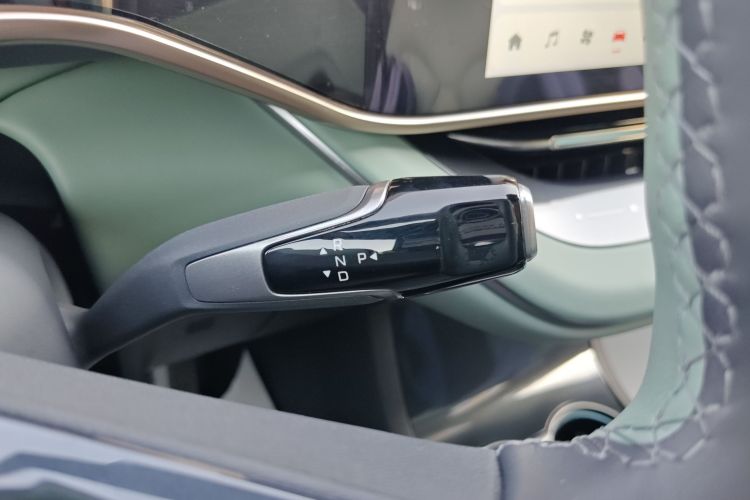 红旗EH7 2024款 690 Pro局部细节18