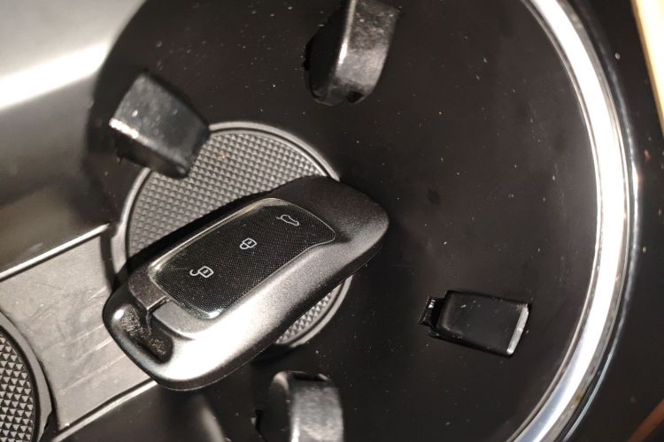 理想汽车 理想ONE 2021款 增程6座版中控内饰7001