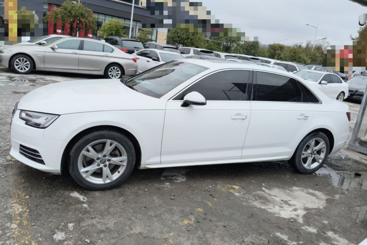 奥迪A4L 2018款 30周年年型 40 TFSI 进取型车身外观4