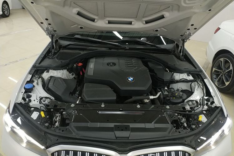 宝马3系 2023款 320Li M运动套装机舱底盘24