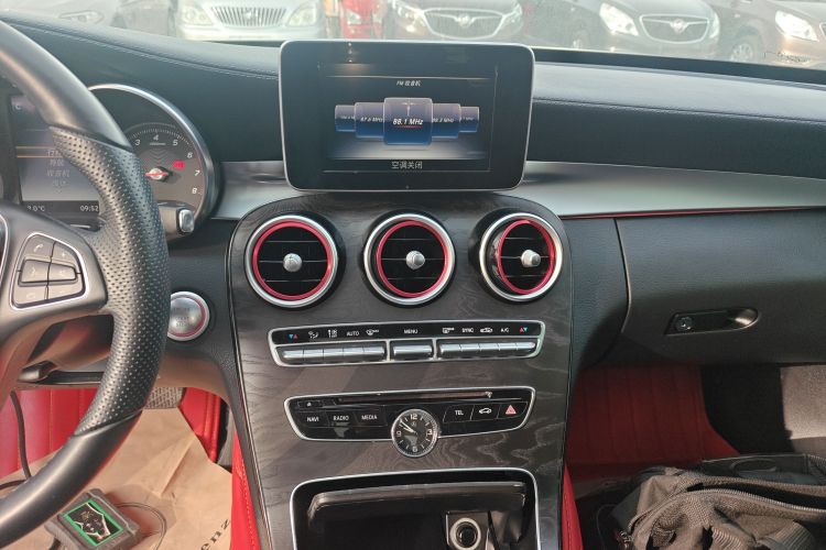 奔驰C级 2015款 C 200 L 运动型中控内饰16