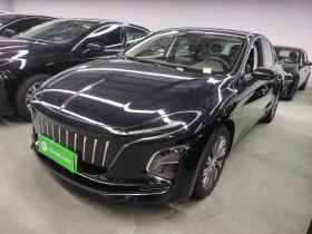 红旗E-QM5 2022款 431km 充电乐享版