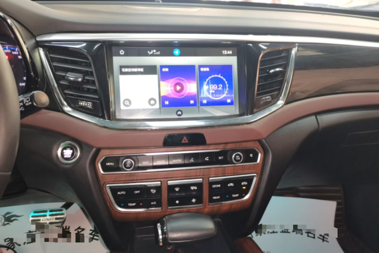 广汽传祺 传祺GS8 2017款 320T 两驱豪华智联版（七座）局部细节16