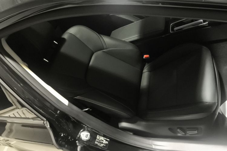 丰田 凯美瑞 2024款 双擎 2.0HGVP 豪华版局部细节41