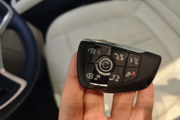 别克GL8新能源 2024款  陆尊 奢享版 7座中控内饰11