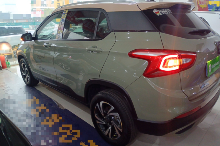 宝骏510 2017款 1.5L 自动豪华型车身外观4