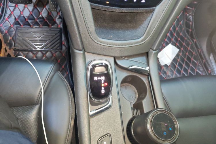 凯迪拉克XT5 2018款 25T 豪华型中控内饰18