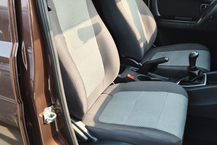 长安凯程 2021款 1.5L欧诺S智享版双蒸空调客车JL473QG局部细节41