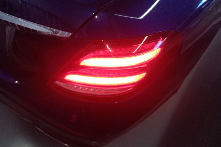 奔驰E级 2018款 E 300 L 运动豪华型车身外观6006