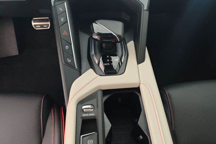 领克06 2020款 1.5T 耀Halo中控内饰18