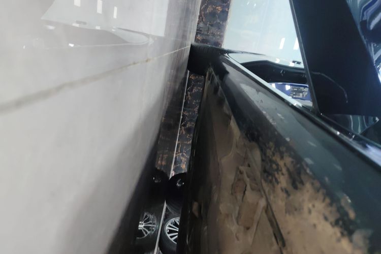 奔驰E级 2024款 E 300 L 时尚型局部细节9001