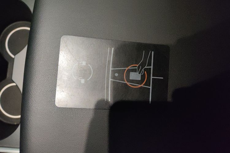 特斯拉 Model Y 2021款 长续航全轮驱动版 3D7中控内饰7001