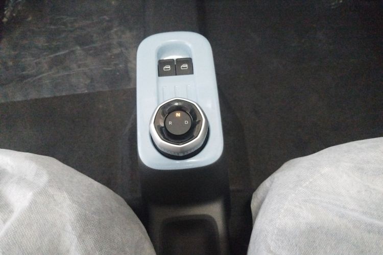 吉利银河 2024款 熊猫mini 200km 耐力熊中控内饰18