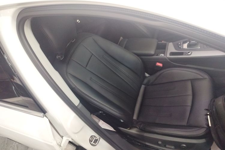 奥迪A4L 2017款 Plus 40 TFSI 进取型局部细节41