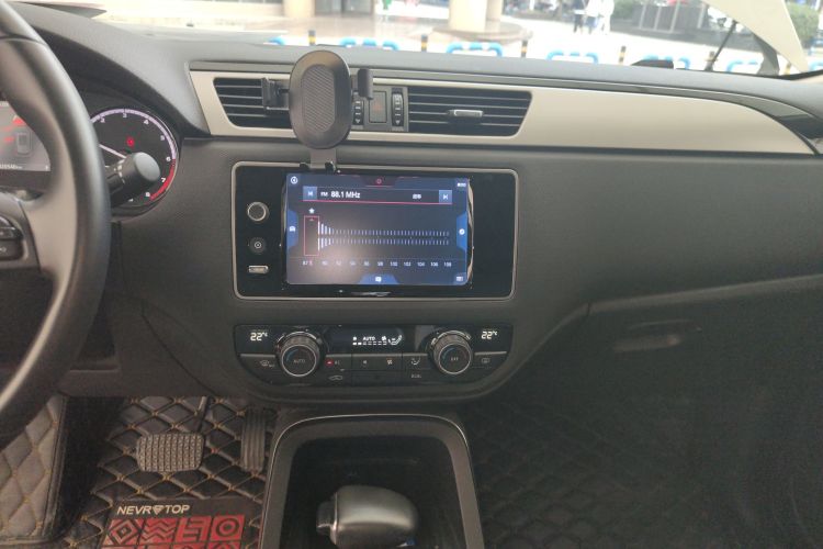 观致5 2017款 1.6T 自动尊贵型中控内饰16