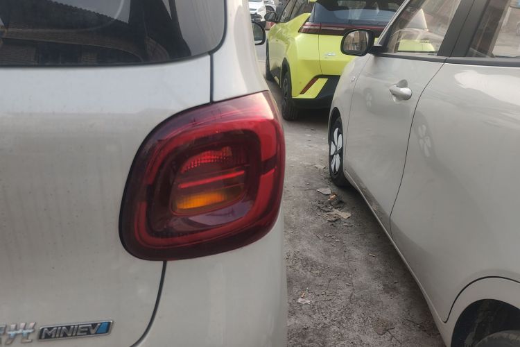 五菱汽车 宏光MINIEV 2025款 四门版 进阶款车身外观9