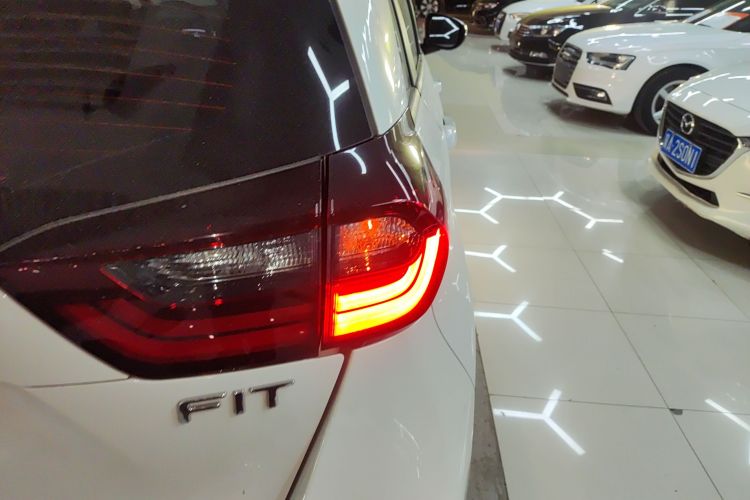 本田 飞度 2021款 1.5L CVT潮享版车身外观6006