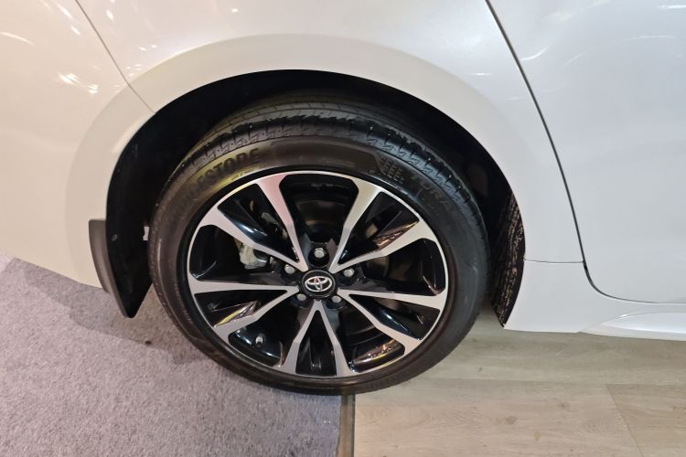 丰田 雷凌 2022款 双擎 1.8H E-CVT运动版车身外观6008