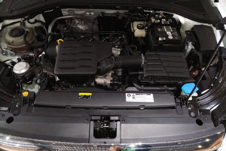 大众 朗逸 2023款 1.5L 自动得逸版机舱底盘24