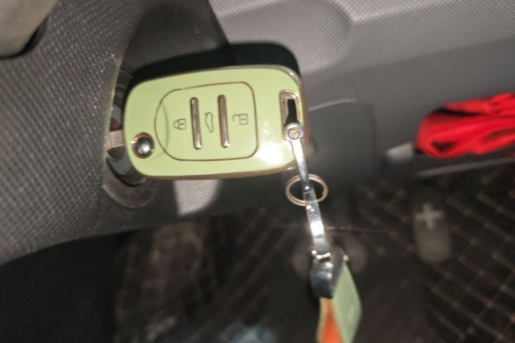 五菱汽车 宏光MINIEV 2021款 马卡龙时尚款 三元锂中控内饰7001