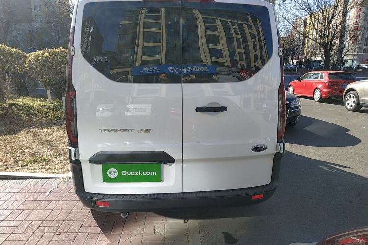 福特 全顺 2023款 2.0T汽油手动多功能商用车短轴低顶5/6座车身外观6