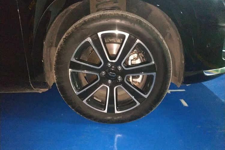 鸿蒙智行 问界M7 2024款 1.5T 后驱Plus版 5座车身外观6007