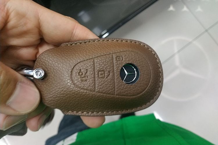 奔驰E级 2025款 改款 E 300 L 豪华型中控内饰7001