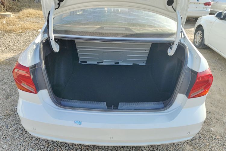 大众 捷达 2019款 梦想版 1.4L 手动时尚型机舱底盘23