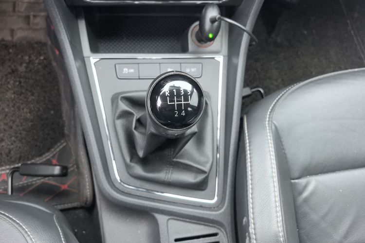 大众 朗逸 2015款 1.6L 手动舒适版中控内饰18