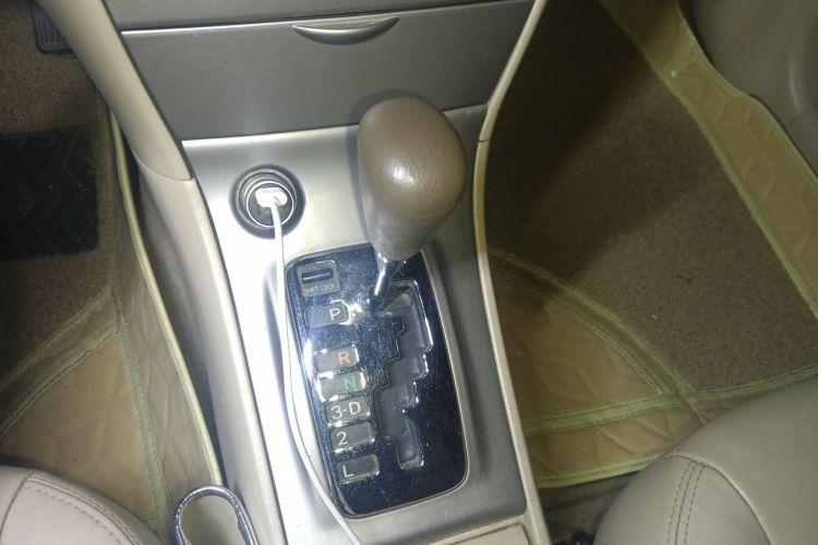 丰田 花冠 2011款 1.6L 自动豪华版中控内饰18