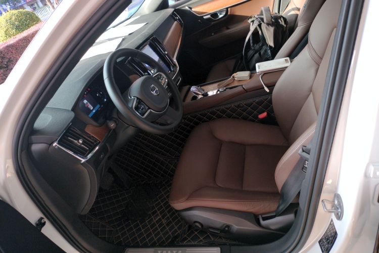 沃尔沃S90 2023款 B5 智逸豪华版中控内饰19