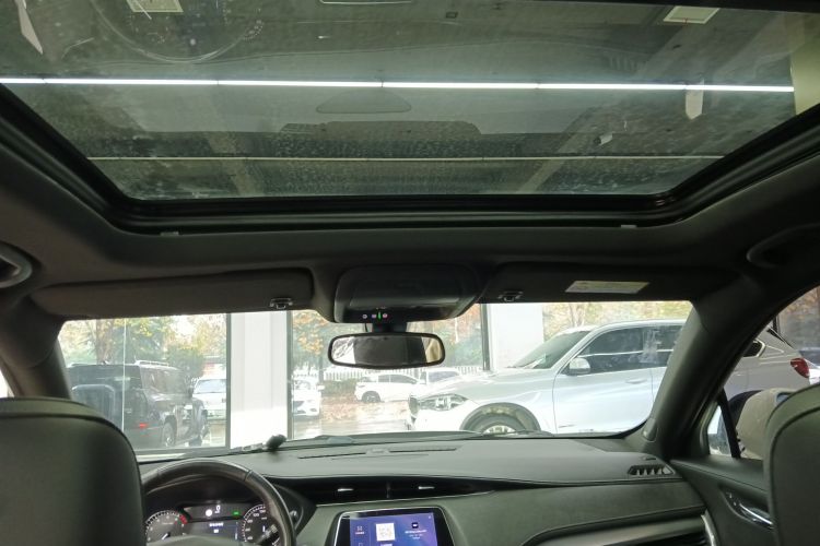 凯迪拉克XT4 2020款 改款 28T 两驱领先型中控内饰22