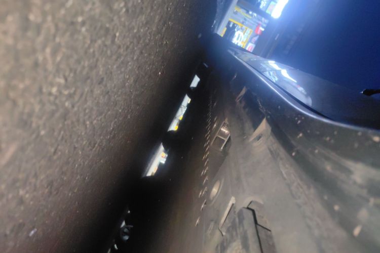 极氪001 2025款 WE版 95kWh 四驱局部细节9002