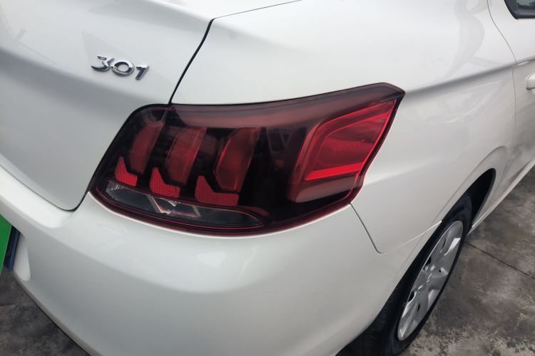 标致301 2018款 1.6L 手动舒适版车身外观9