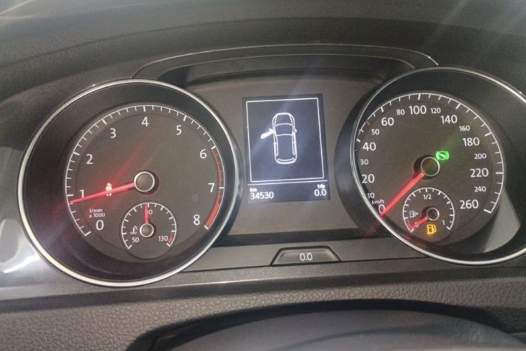 大众 高尔夫 2020款 200TSI DSG舒适进取版中控内饰14