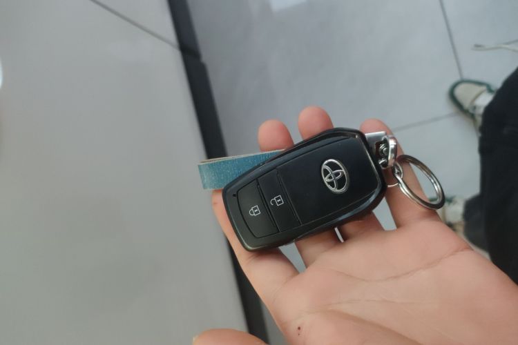 丰田 卡罗拉锐放 2022款 2.0L 精英版中控内饰11