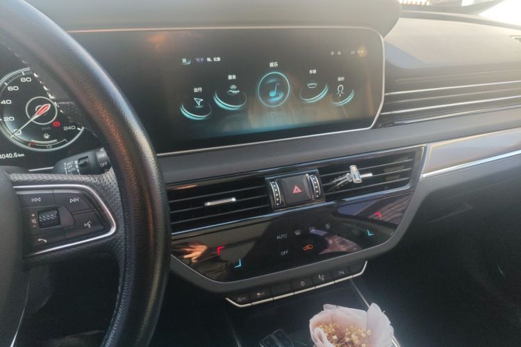 红旗HS5 2022款 改款 2.0T 智联旗享版中控内饰16