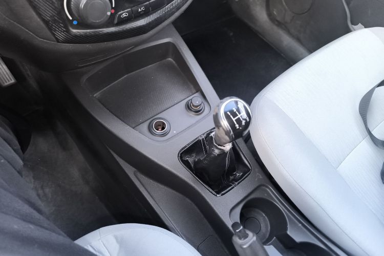 五菱汽车 五菱宏光 2015款 1.2L S 基本型国IV局部细节18