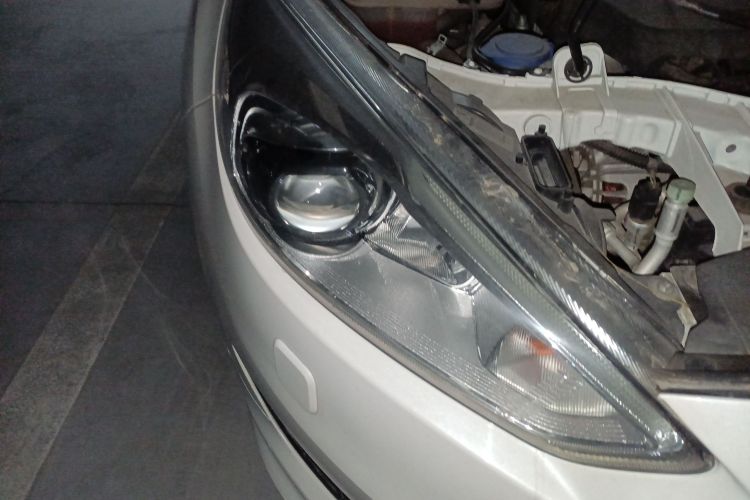 福特 福克斯 2018款 两厢经典 EcoBoost 180 自动运动型车身外观8