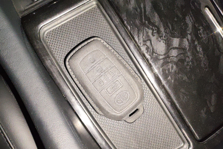 丰田 威尔法 2020款 双擎 2.5L HV豪华版中控内饰7001