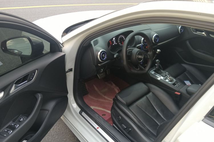 奥迪A3 2018款 30周年年型 Limousine 40 TFSI 运动型中控内饰20